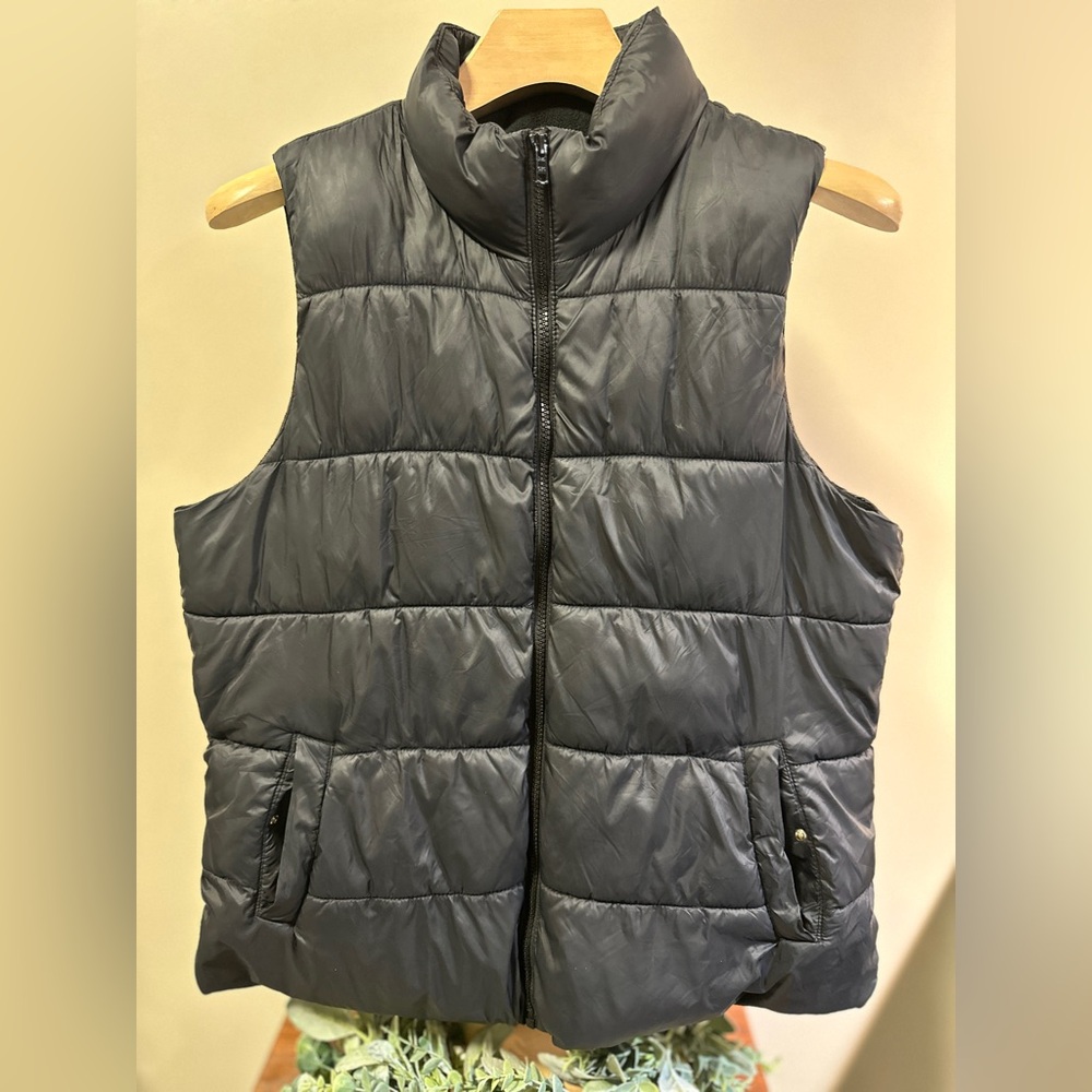 Old Navy Black Quilted Puffer Vest Full Zip Women’s Size Large L